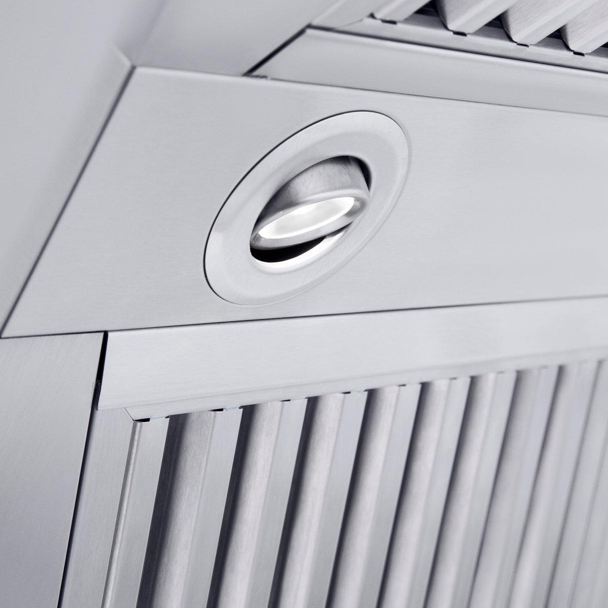 ZLINE 36" Professional Convertible Vent Wall Mount Range Hood in Stainless Steel (587-36)