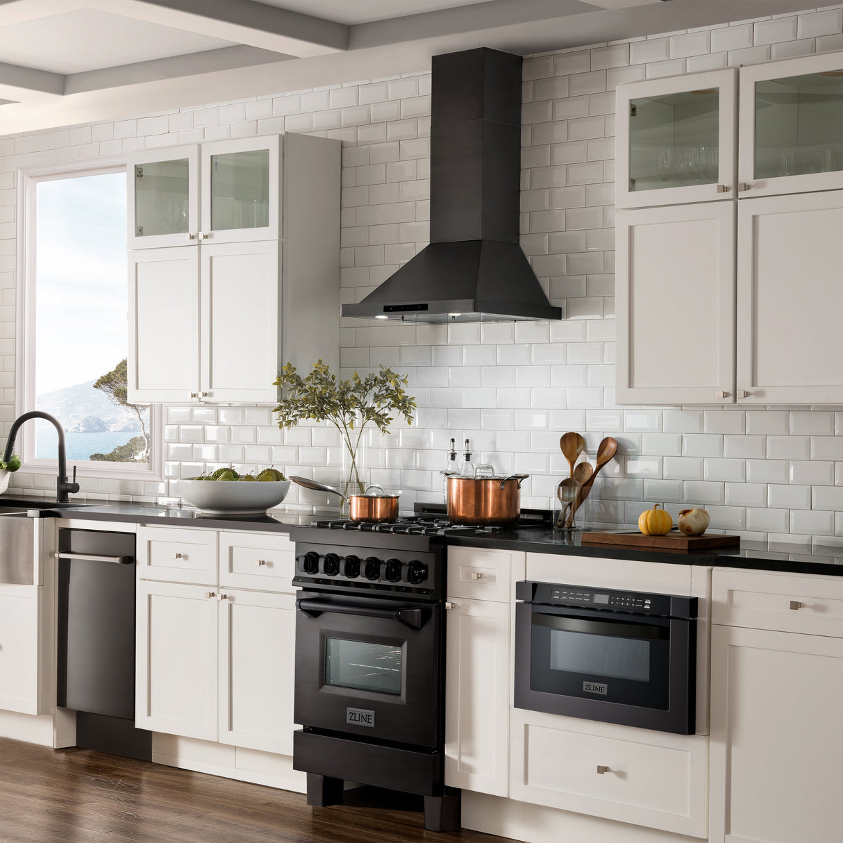 ZLINE 24" Convertible Vent Wall Mount Range Hood in Black Stainless Steel (BSKBN-24)