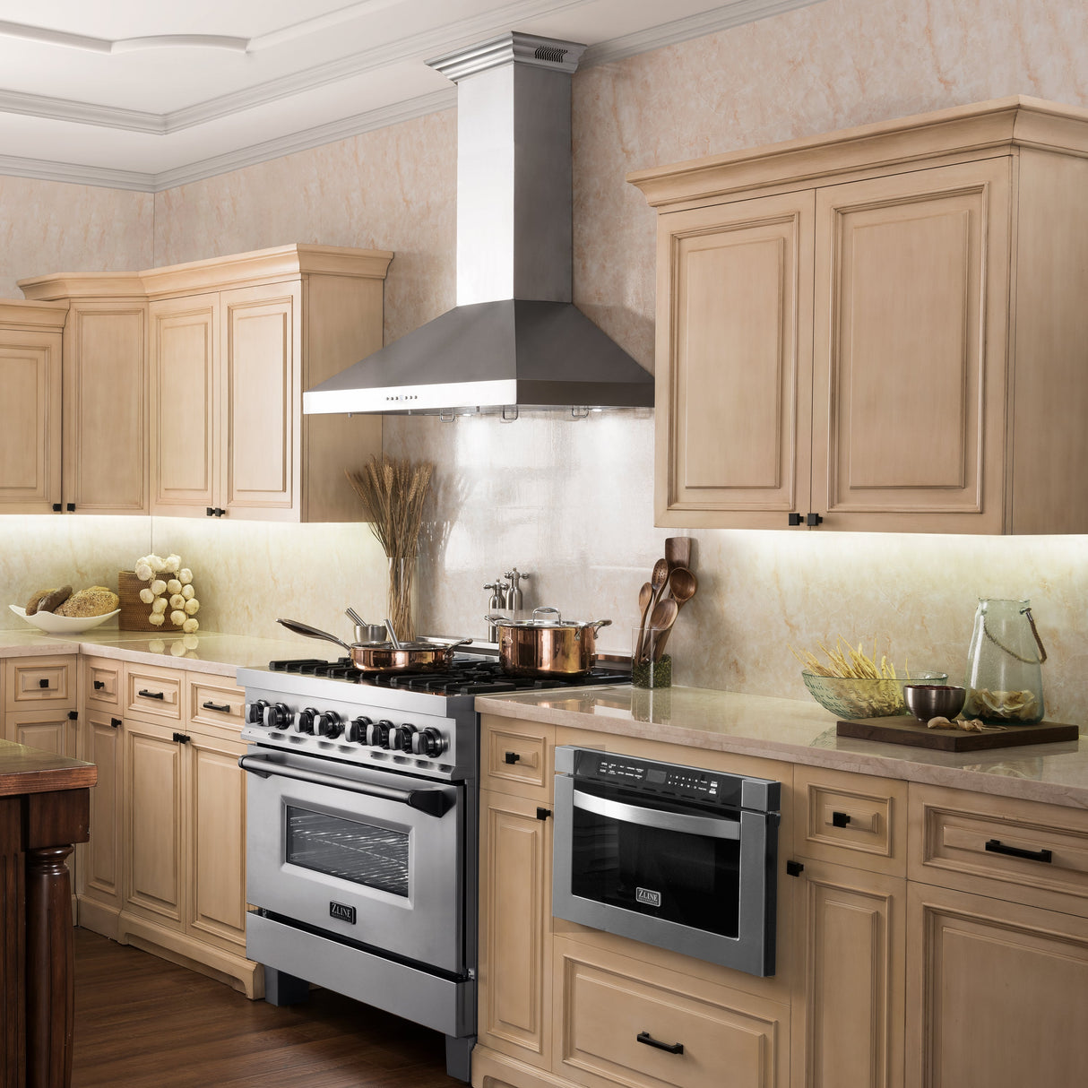 36" ZLINE CrownSound™Ducted Vent Wall Mount Range Hood in Stainless Steel with Built-in Bluetooth Speakers (KL3CRN-BT-36)