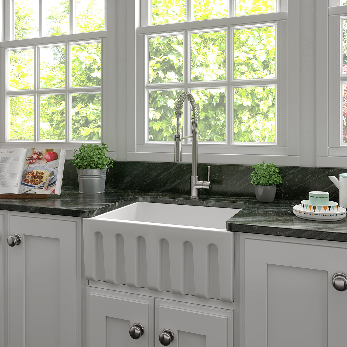 ZLINE 24 in. Venice Farmhouse Apron Front Reversible Single Bowl Fireclay Kitchen Sink with Bottom Grid in White Matte (FRC5120-WM-24)