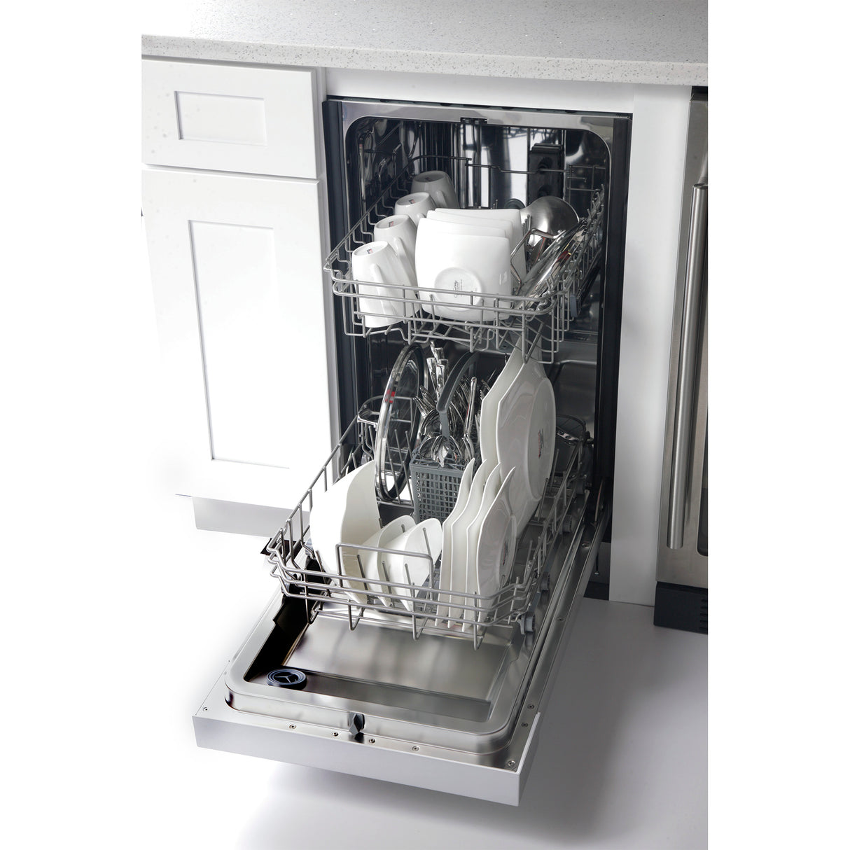 KUCHT Professional 18 in Front Control Dishwasher in Stainless Steel with Stainless Steel Tub and Multiple Filter System