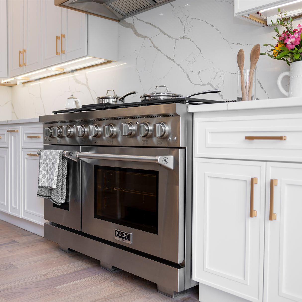 KUCHT Professional 48 in. 6.7 cu. ft. Natural Gas Range Two Ovens - One Convection - with True Simmer Burners