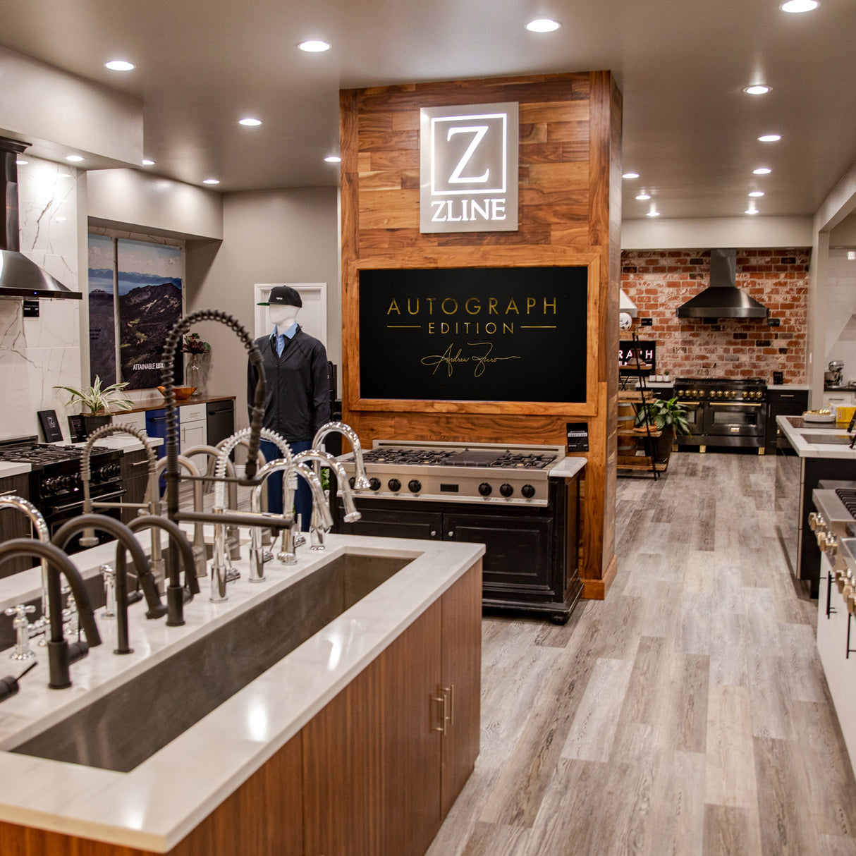 ZLINE Autograph Edition 24" 1.2 cu. ft. Built-in Microwave Drawer in Black Stainless Steel and Champagne Bronze Accents (MWDZ-1-BS-H-CB)