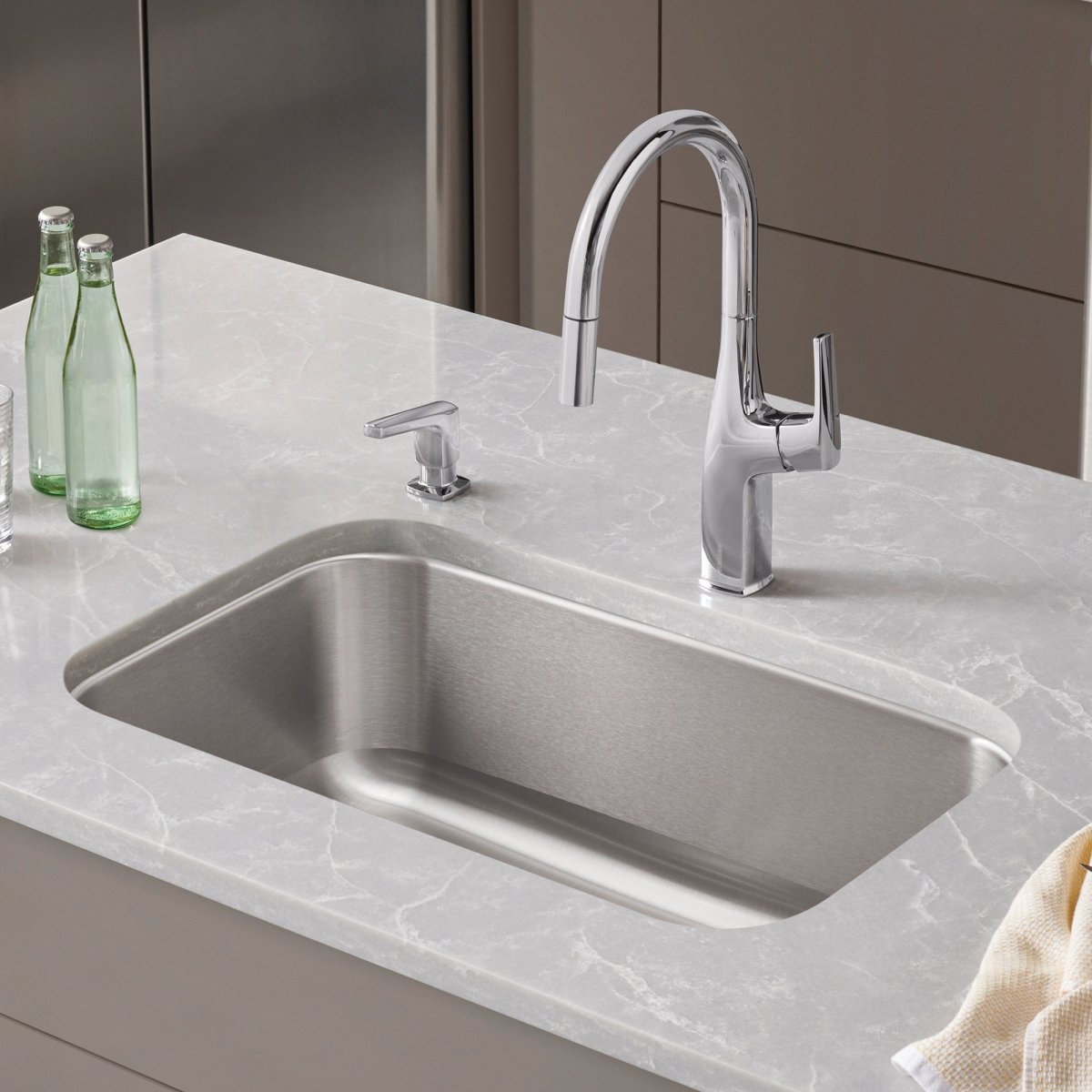 Blanco Stellar 32 Inch Heat & Stain Resistant Stainless Steel Undermount Kitchen Sink - BUILDMYPLACE