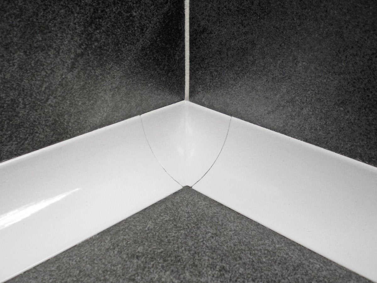 DURACOVE HK Concave Trim Internal corner (2 connections) Aluminum - Silver Anodized Tile Edge Trim | DCAC 430 - XI/1 - BUILDMYPLACE