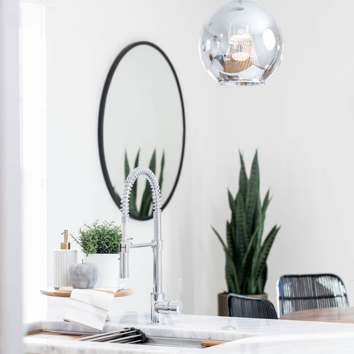 ZLINE 33 in. Garmisch Undermount Single Bowl Stainless Steel Kitchen Sink with Bottom Grid and Accessories (SLS-33)