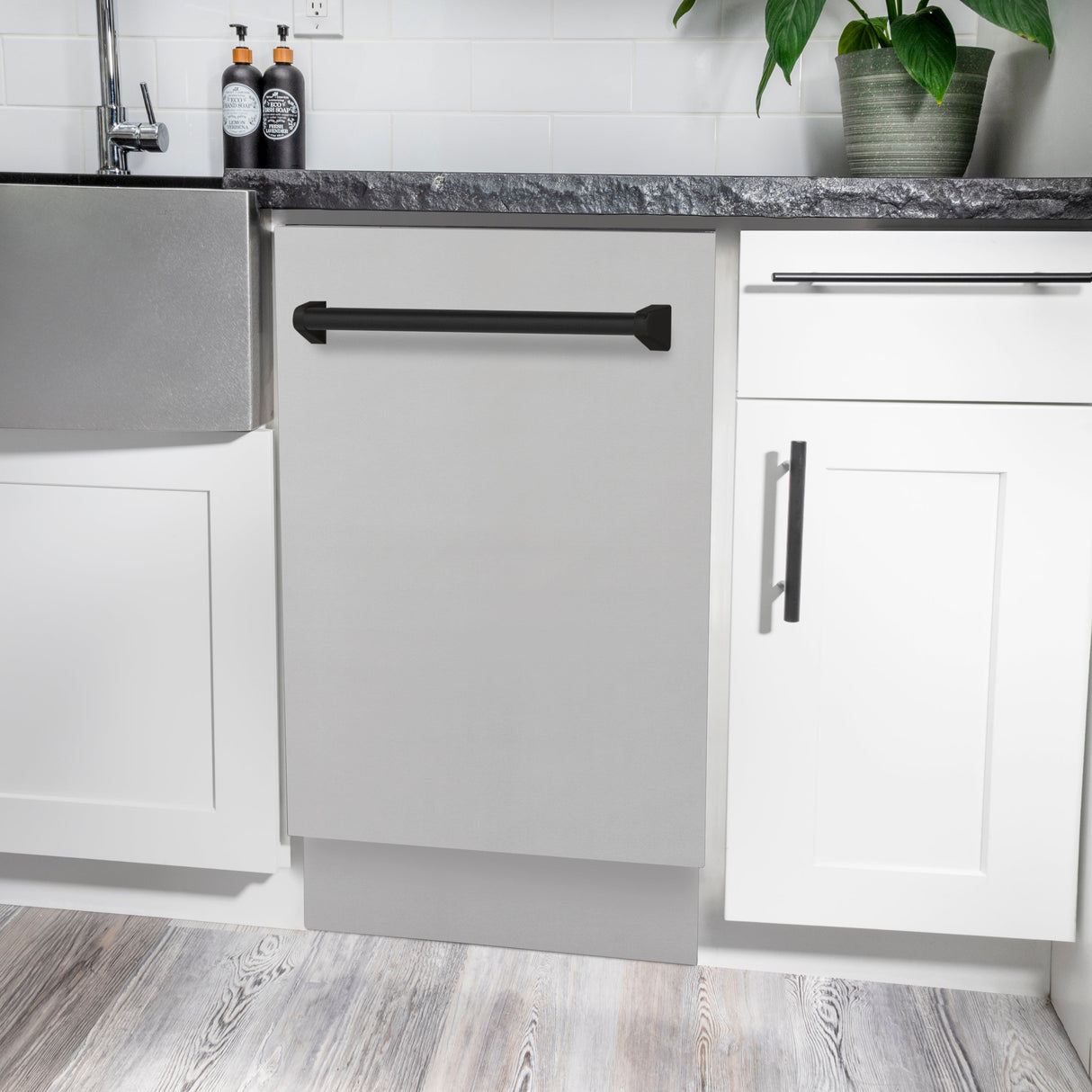 ZLINE Autograph Edition 18” Tallac Series 3rd Rack Top Control Built-In Dishwasher in Stainless Steel with Matte Black Handle, 51dBa (DWVZ-304-18-MB)