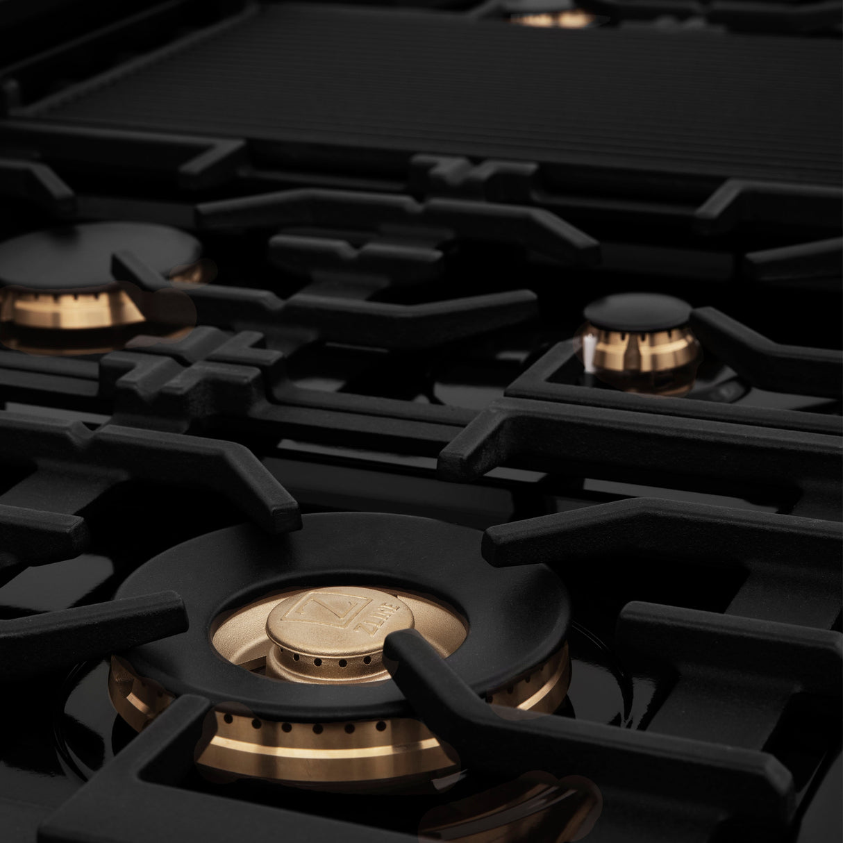 ZLINE 48 in. Legacy Gas Rangetop with 6 Brass Burners and Porcelain Cooktop in Black Stainless Steel (RTB-BR-48)