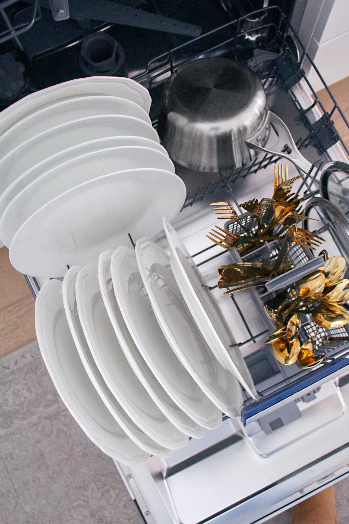 ZLINE 24 in. Tallac Series 3rd Rack Panel Ready Dishwasher with Stainless Steel Tub, 51dBa (DWV-24)