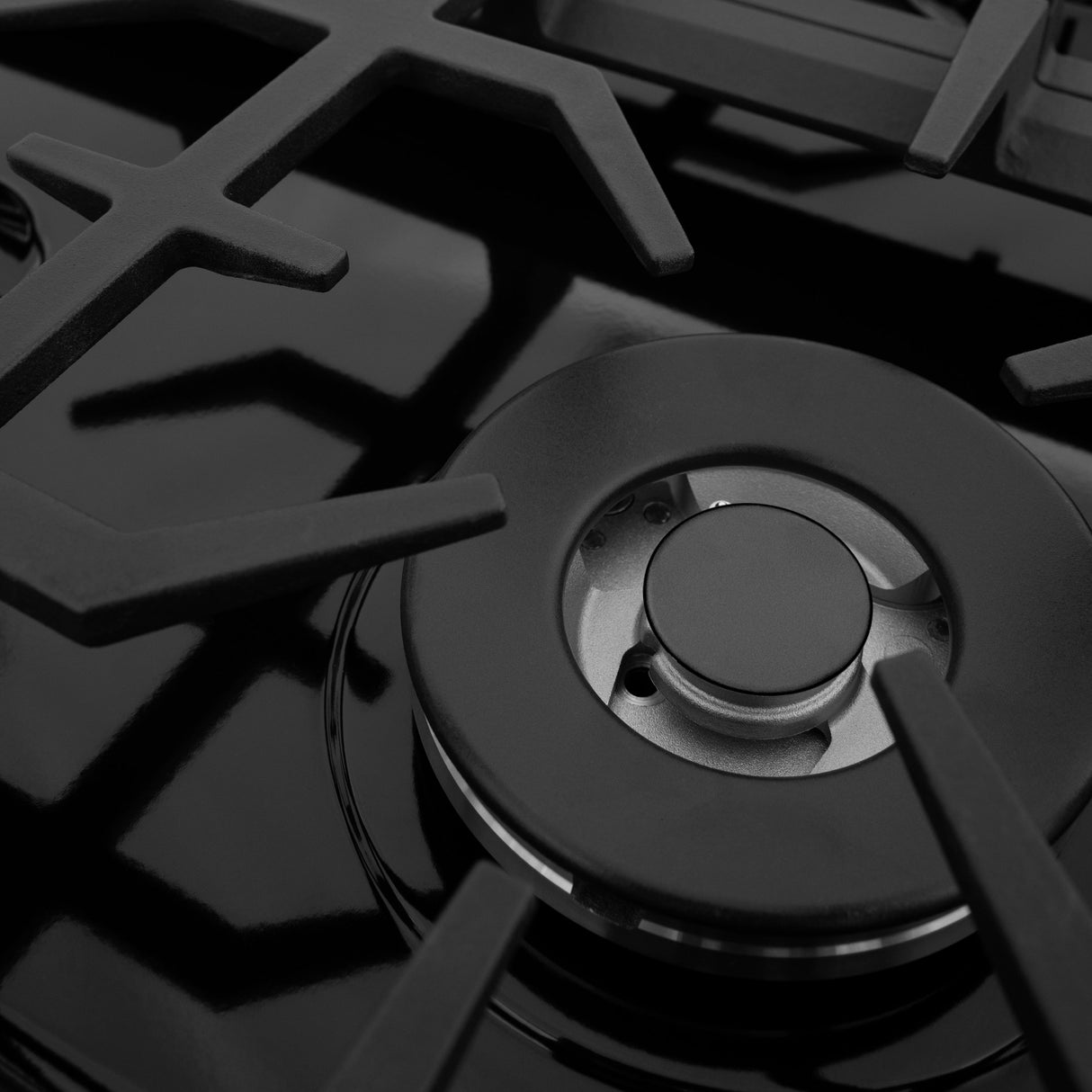 ZLINE 30" Gas Cooktop with 4 Gas Burners and Black Porcelain Top (RC30-PBT)