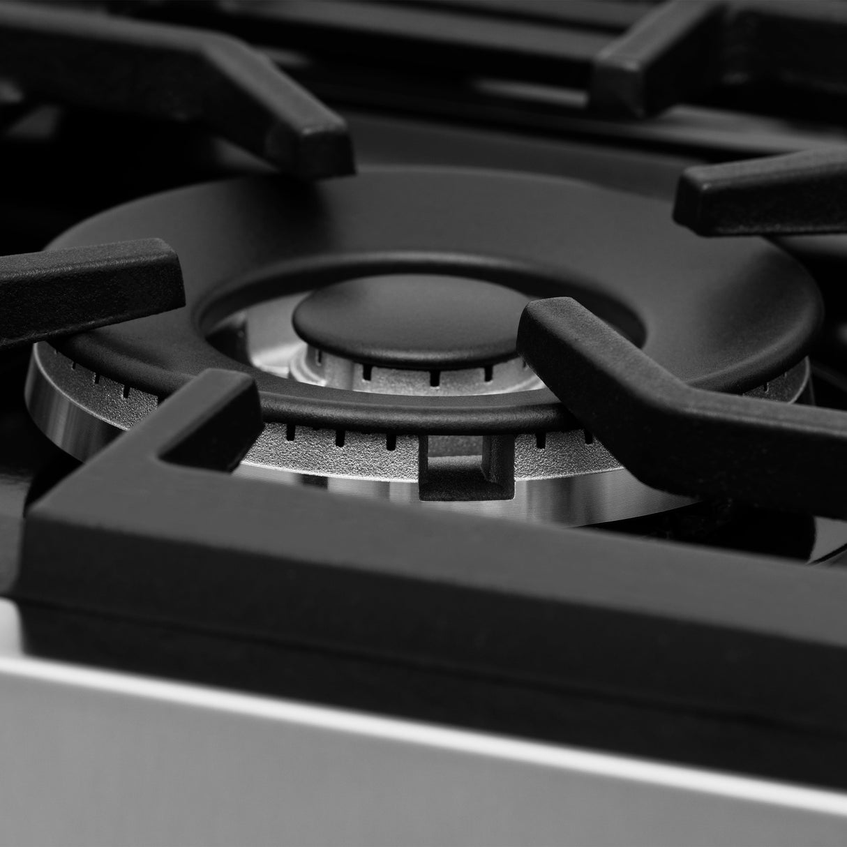 ZLINE 36 in. Professional 4.6 cu. ft. 6 Gas on Gas Range in Stainless Steel with Reversible Griddle (RG-GR-36)