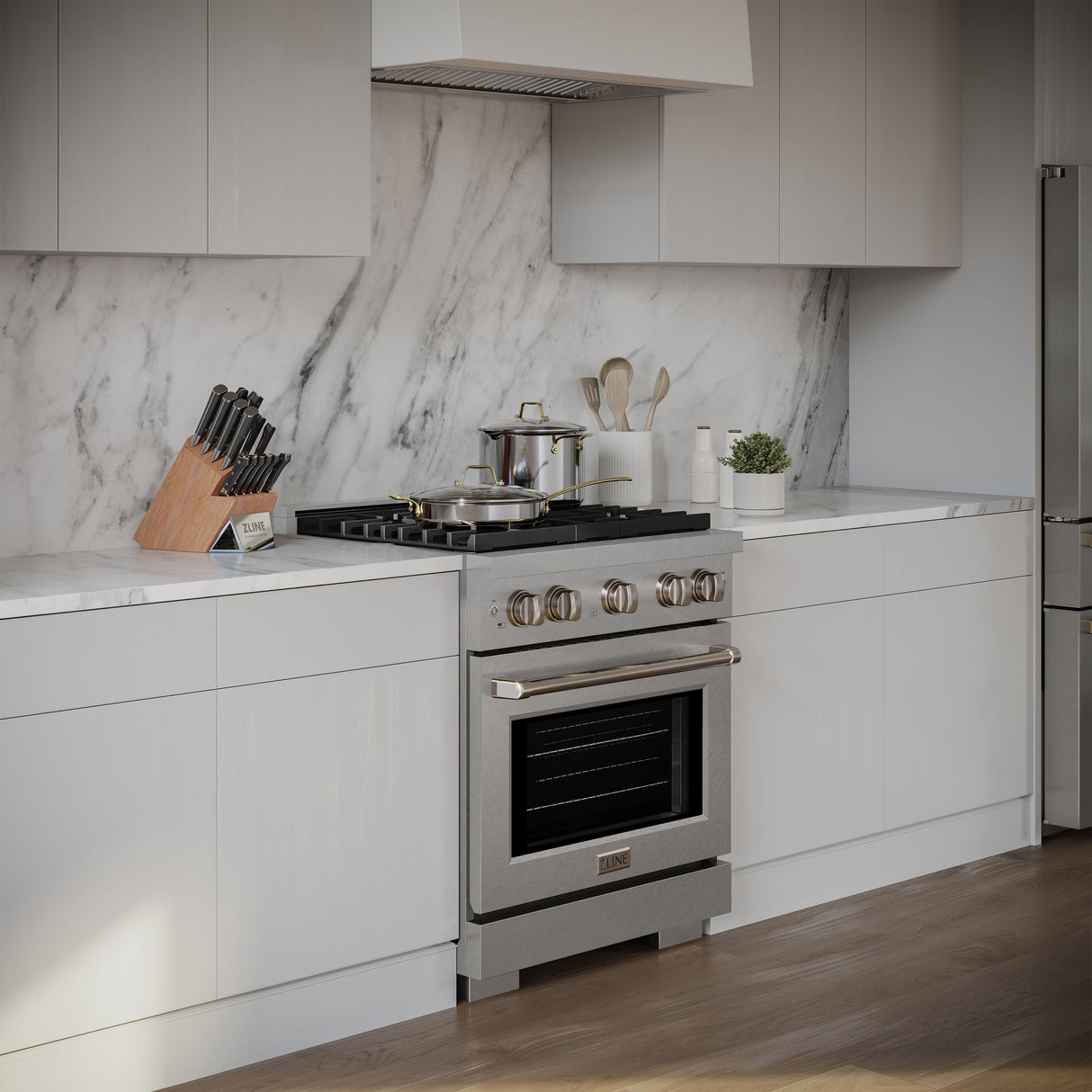 ZLINE 30 in. 4.2 cu. ft. Paramount Dual Fuel Range with 4 Burner Gas Cooktop and Electric Convection Oven in Satin Stainless Steel (SDRS-30)