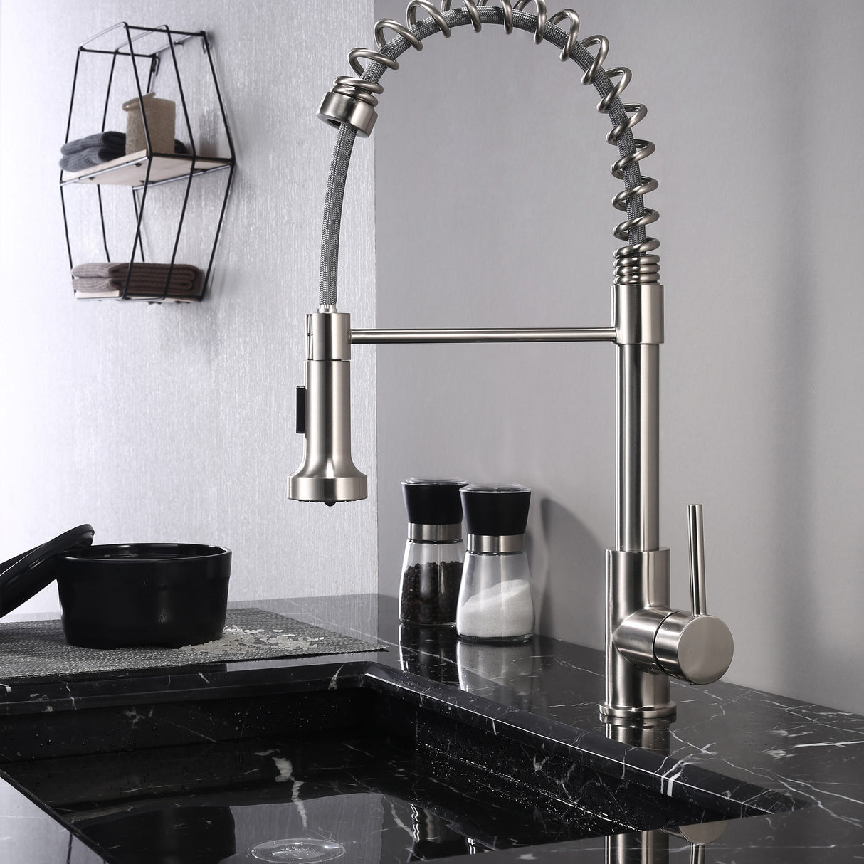 Lanuvio Brass Kitchen Faucet w/ Pull Out Sprayer - Chrome