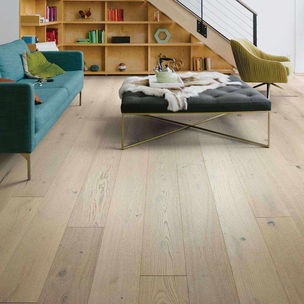 Shaw Floorte Expressions SW707-01072 Lyric Engineered Brushed White Oak Hardwood Flooring 5/8" x 7.5" x 15mm Thickness (23.31 SF/CTN)