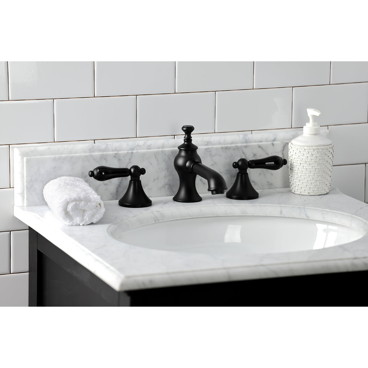 Widespread Traditional Bathroom Faucet with Brass Pop-Up