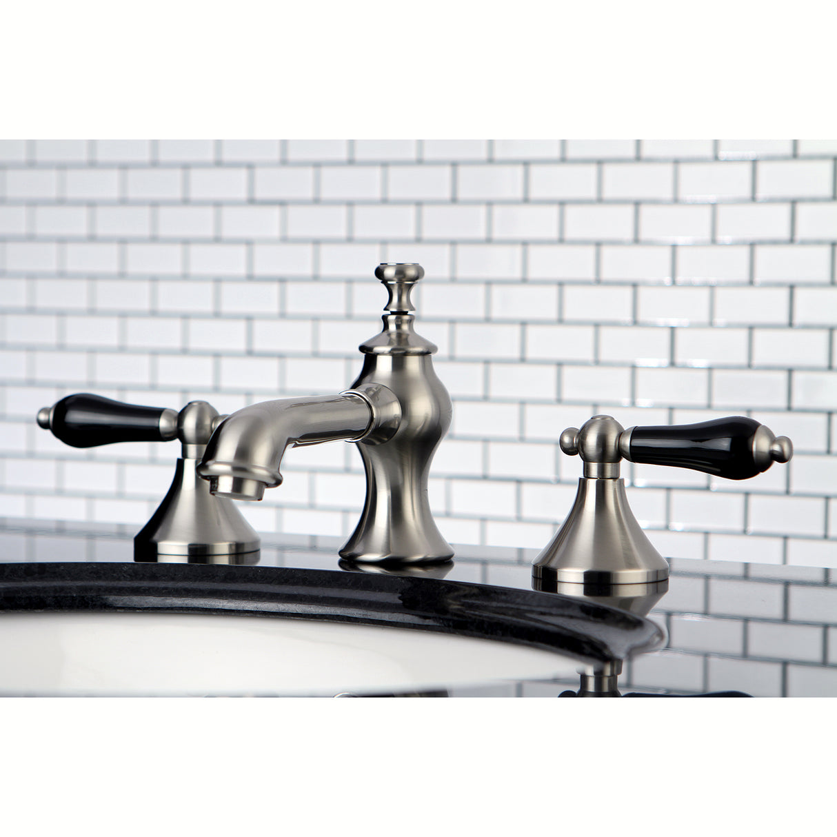 Widespread Traditional Bathroom Faucet with Brass Pop-Up