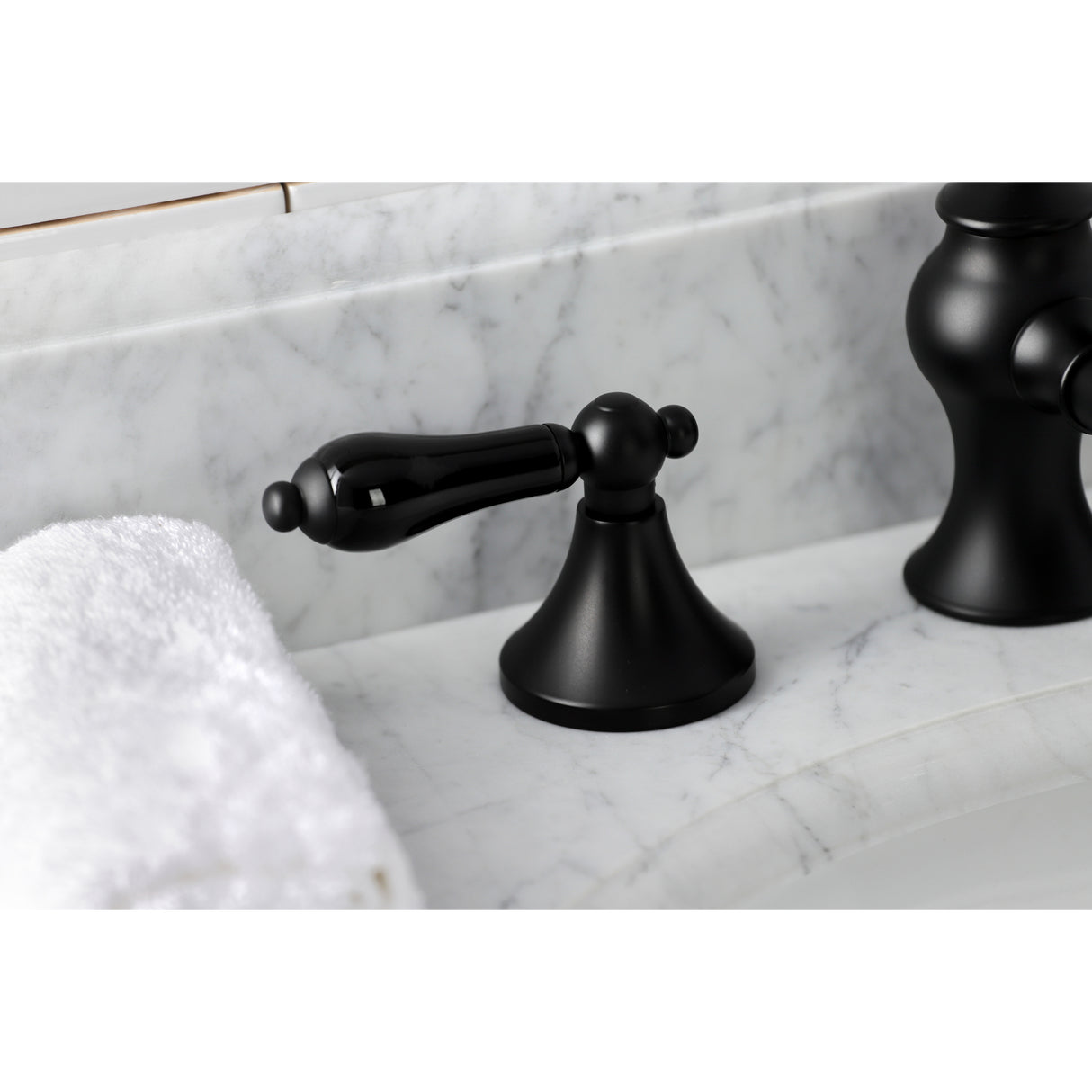 Widespread Traditional Bathroom Faucet with Brass Pop-Up