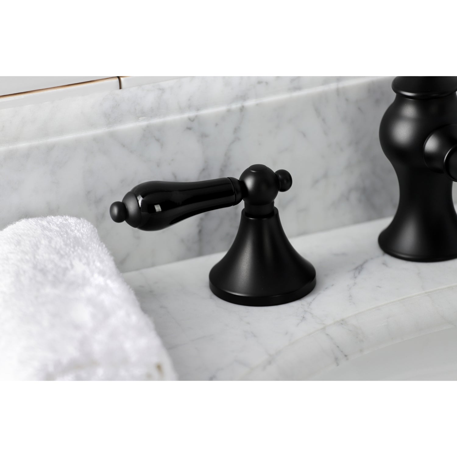 Widespread Traditional Bathroom Faucet with Brass Pop-Up