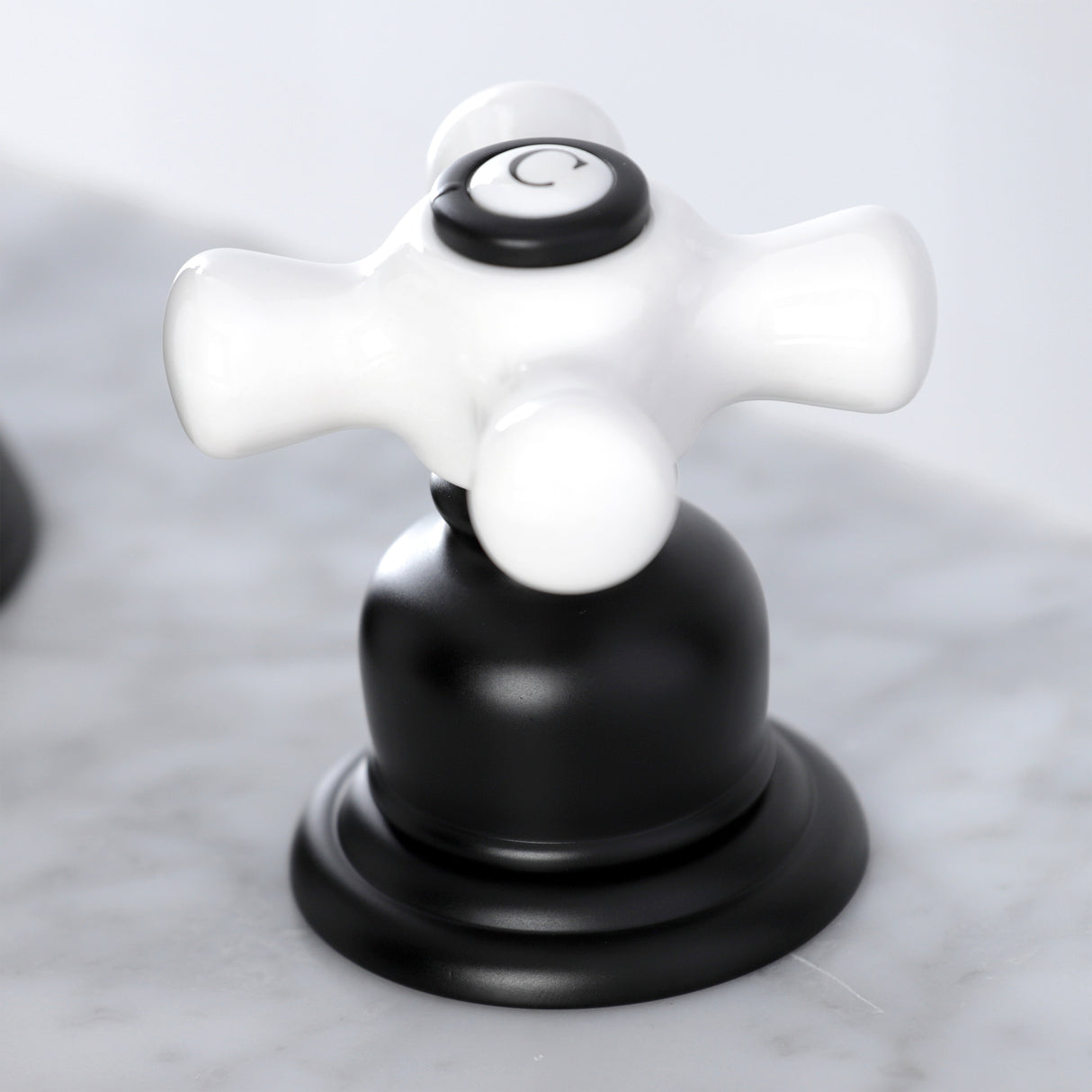 Victorian 2-Handle 8 inch Widespread Bathroom Faucet