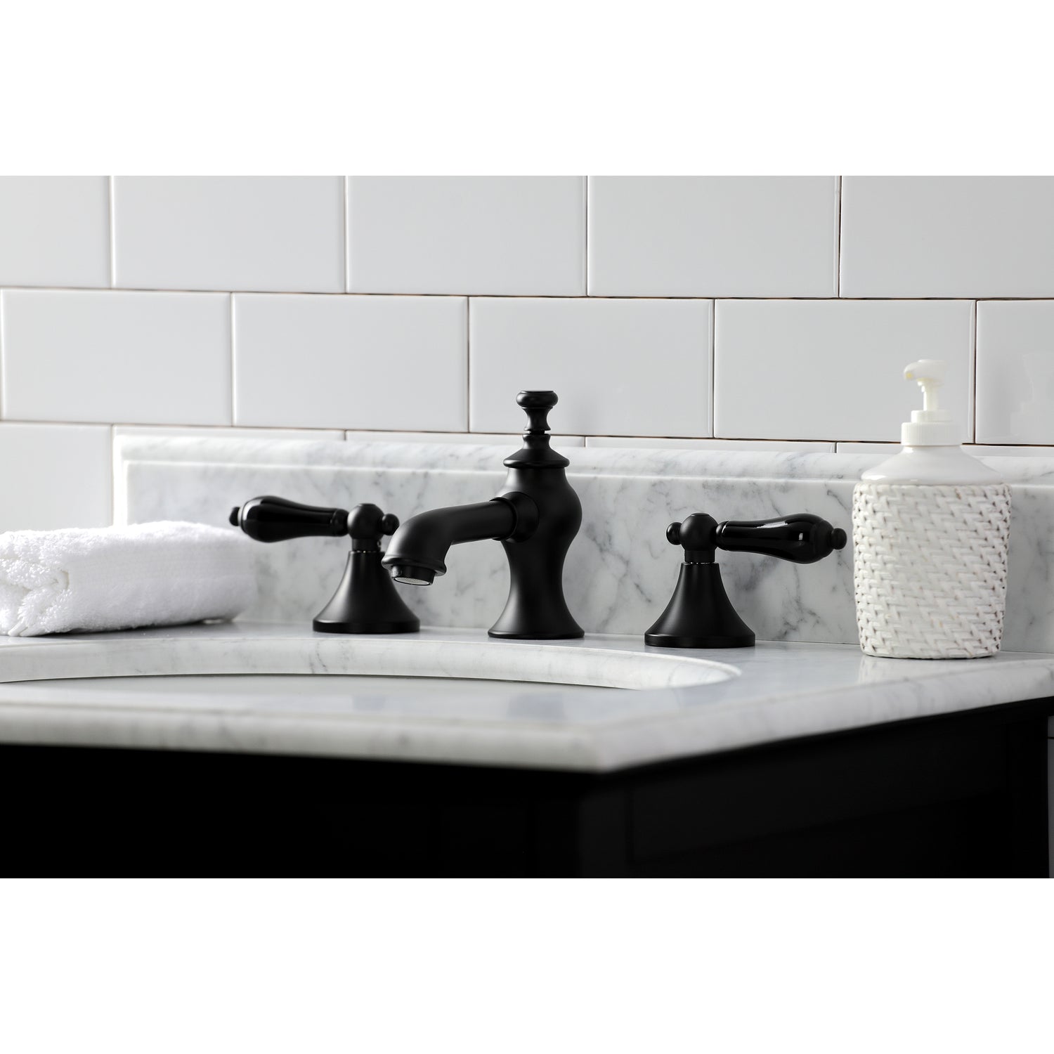 Widespread Traditional Bathroom Faucet with Brass Pop-Up