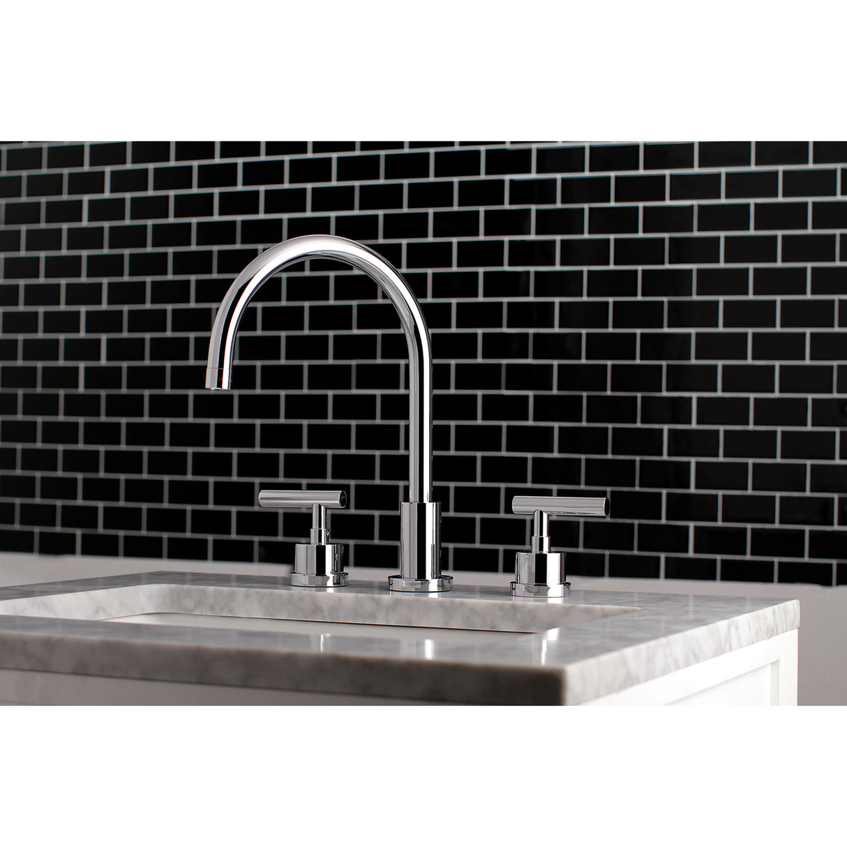 Manhattan 8 inch Widespread Bathroom Faucet
