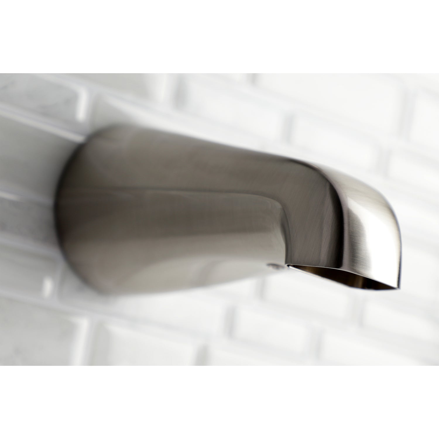 Concord 7.1" Tub And Shower Faucet