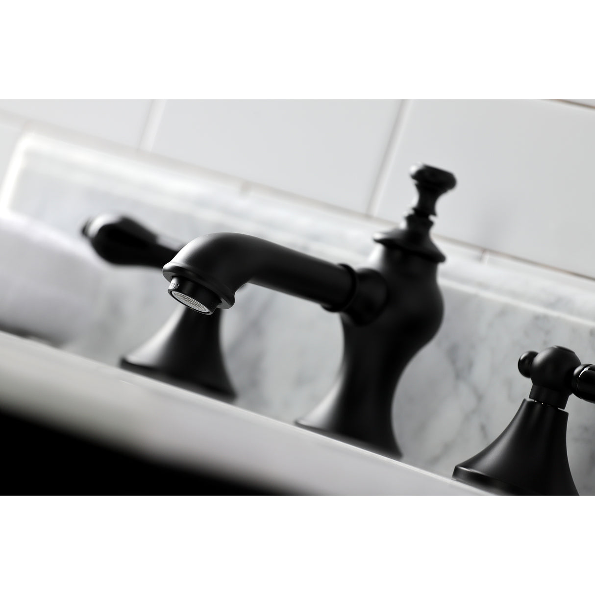 Widespread Traditional Bathroom Faucet with Brass Pop-Up
