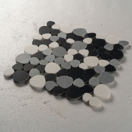 12 X 12 in. Pebblestone Thaissos/Black/Grey Honed Mosaic - BUILDMYPLACE