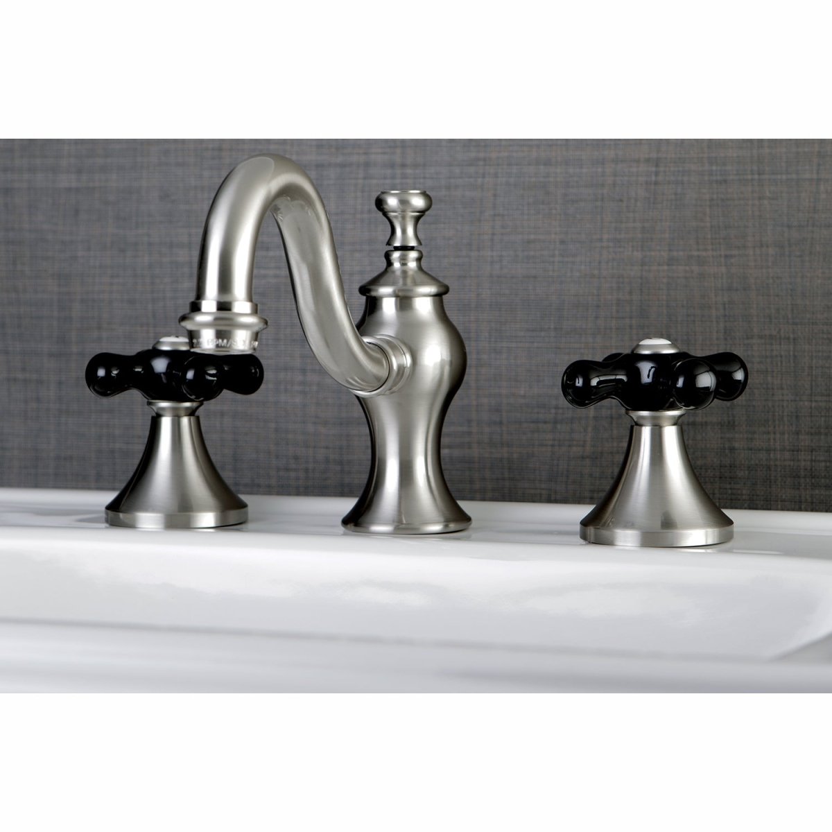 8 inch Duchess Widespread Bathroom Faucet - BUILDMYPLACE