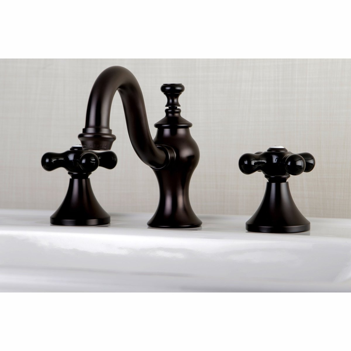 8 inch Duchess Widespread Bathroom Faucet - BUILDMYPLACE