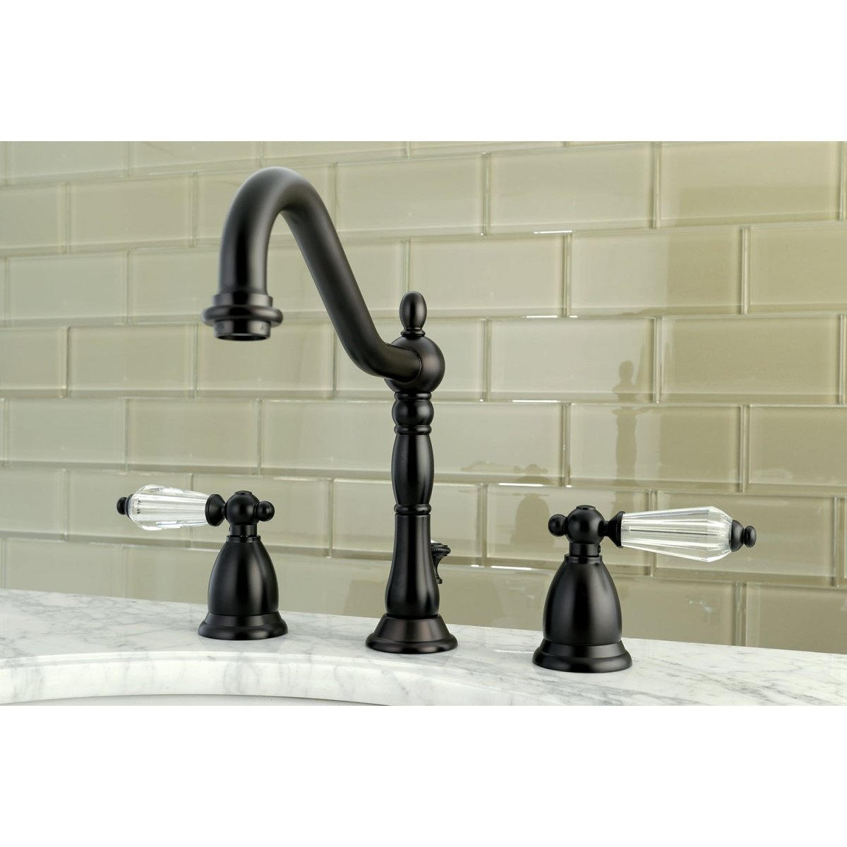 8 inch Wilshire Widespread Bathroom Faucet - BUILDMYPLACE