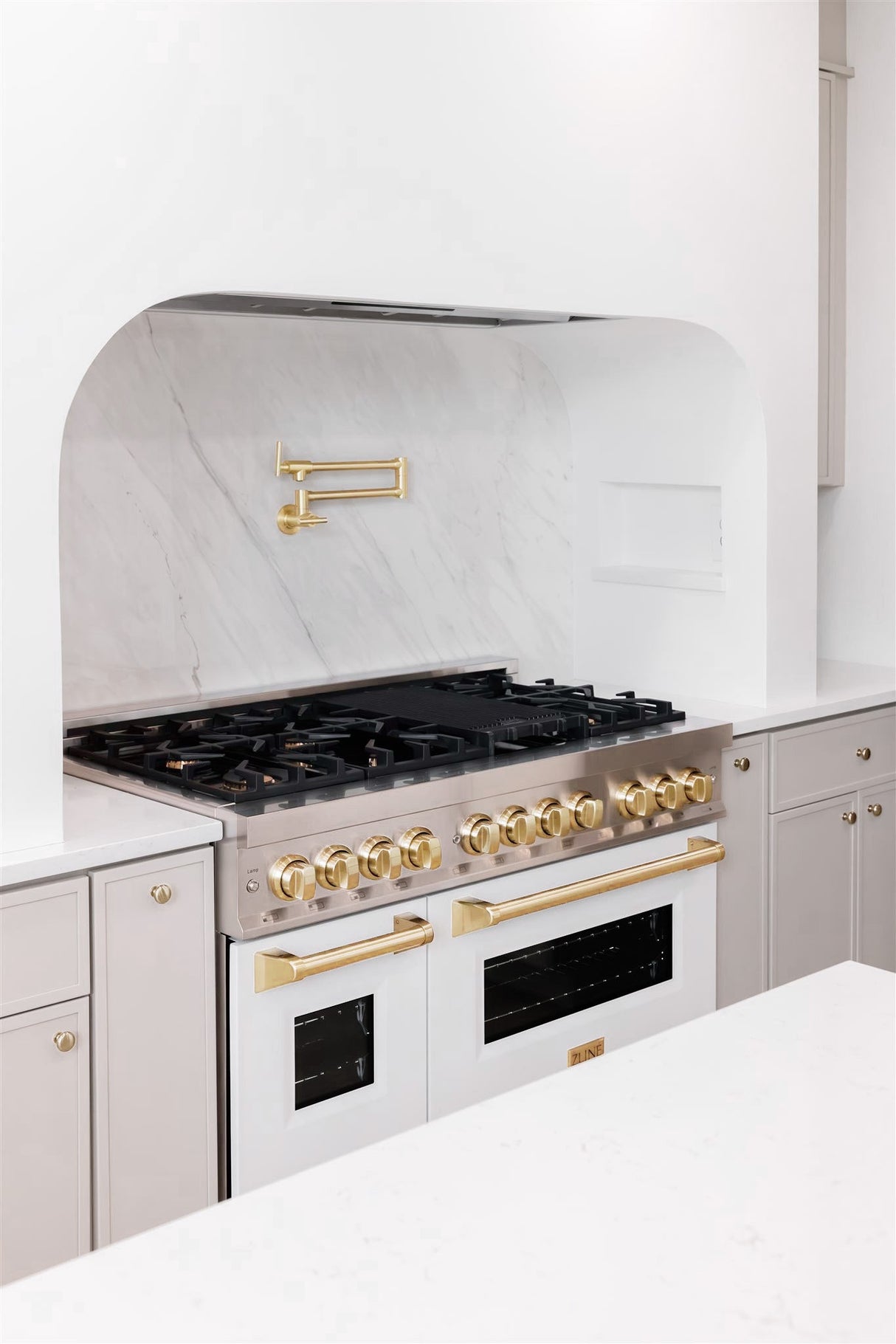 ZLINE Autograph Edition 48 in. 6.0 cu. ft. Legacy Dual Fuel Range with 7 Burner Gas Cooktop and 2 Electric Ovens in Stainless Steel with White Matte Doors and Polished Gold Accents (RAZ-WM-48-G)