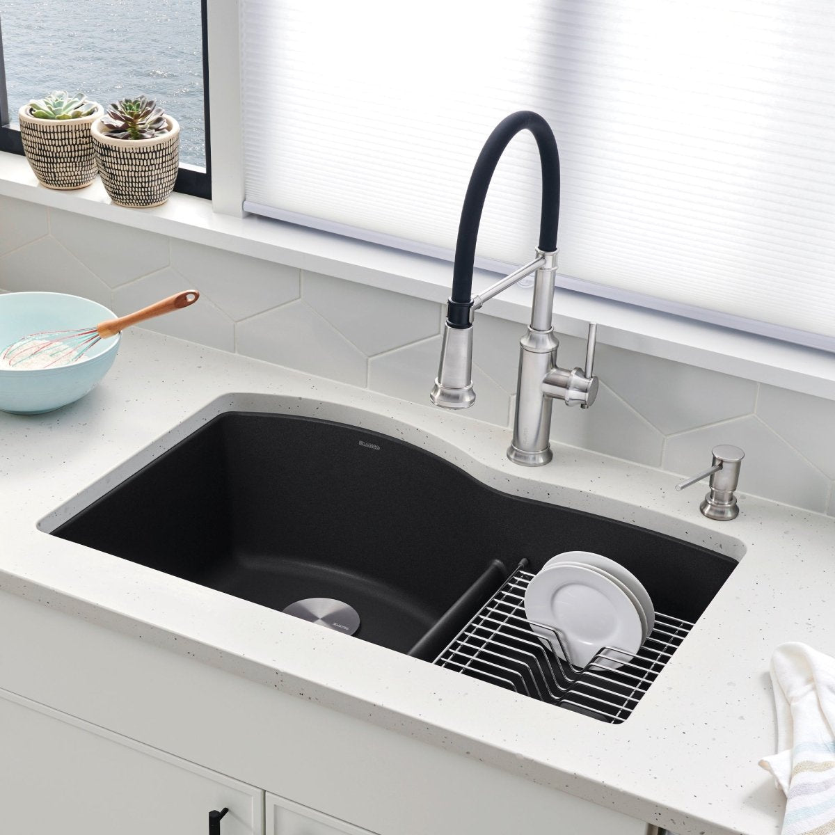 Blanco Diamond 32 Inch 60/40 Double Bowl Undermount Kitchen Sink with Low Divide 60/40 - BUILDMYPLACE