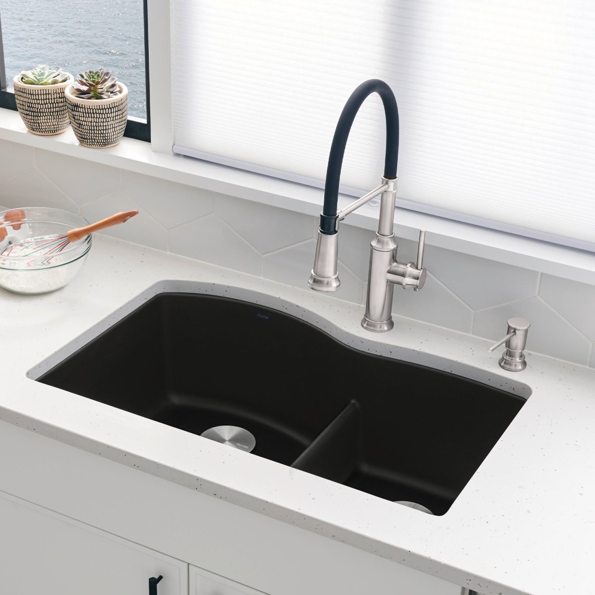 Blanco Diamond 32 Inch 60/40 Double Bowl Undermount Kitchen Sink with Low Divide 60/40 - BUILDMYPLACE