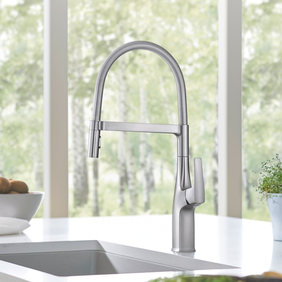 Blanco Rivana 1.5 GPM Kitchen Faucet Single Hole Pre - Rinse Pull Out - BUILDMYPLACE