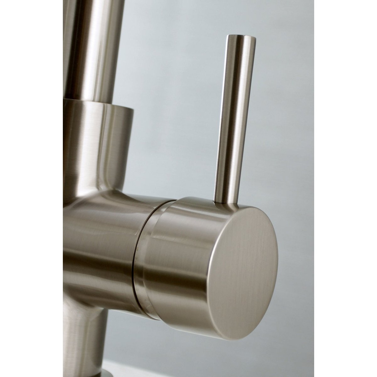 Concord Single - Handle Pull - Down Kitchen Faucet - BUILDMYPLACE