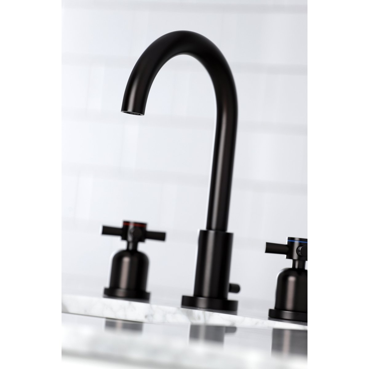 Concord Widespread Modern Bathroom Faucet - BUILDMYPLACE