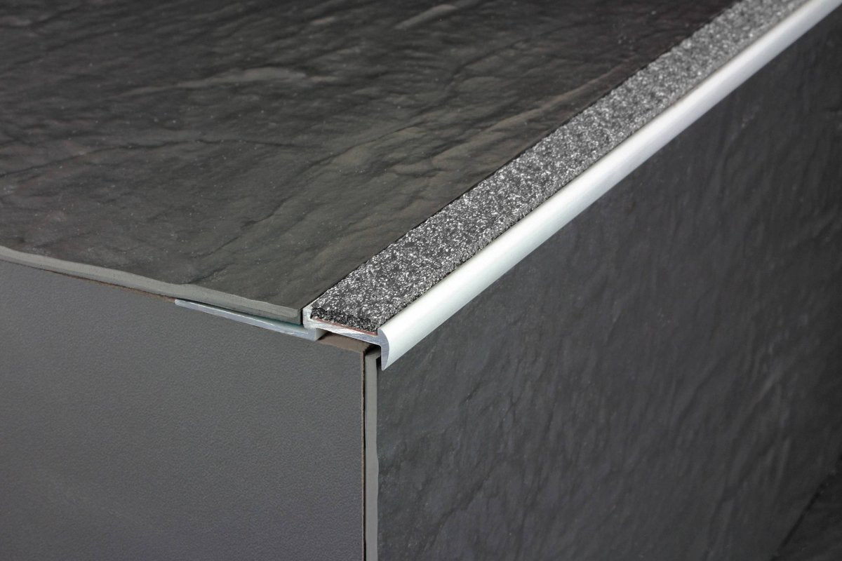 DIAMONDSTEP Stair nosing profile - 7/16 in. H x 5/8 in. W - Silver/charcol gray - Aluminum/PVC - anti slip safety - BUILDMYPLACE