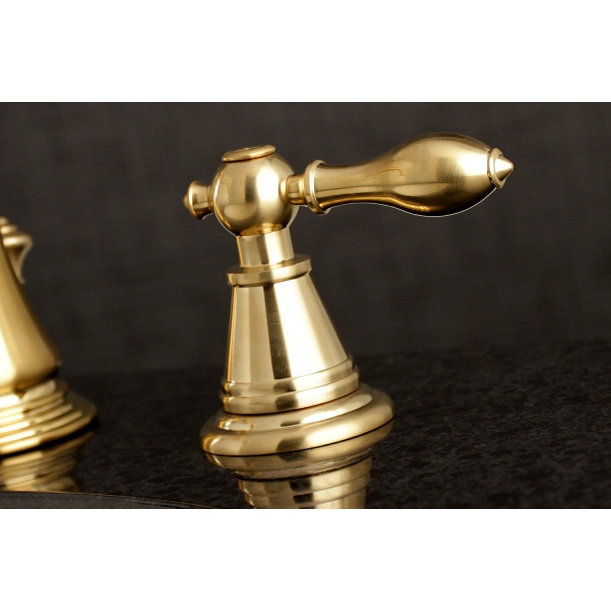 Fauceture English Classic Widespread Bathroom Faucet - BUILDMYPLACE