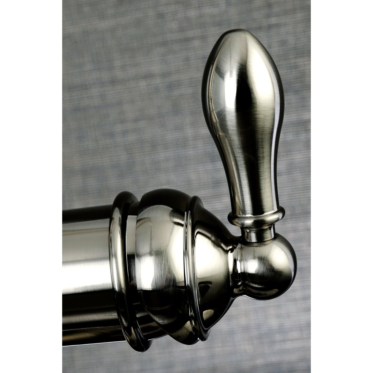 Gourmetier American Classic Single Handle Pull Down Sprayer Kitchen Faucet - BUILDMYPLACE