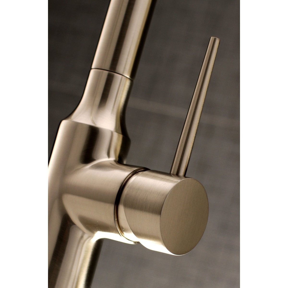 Gourmetier Single Handle Pull Down Kitchen Faucet - BUILDMYPLACE