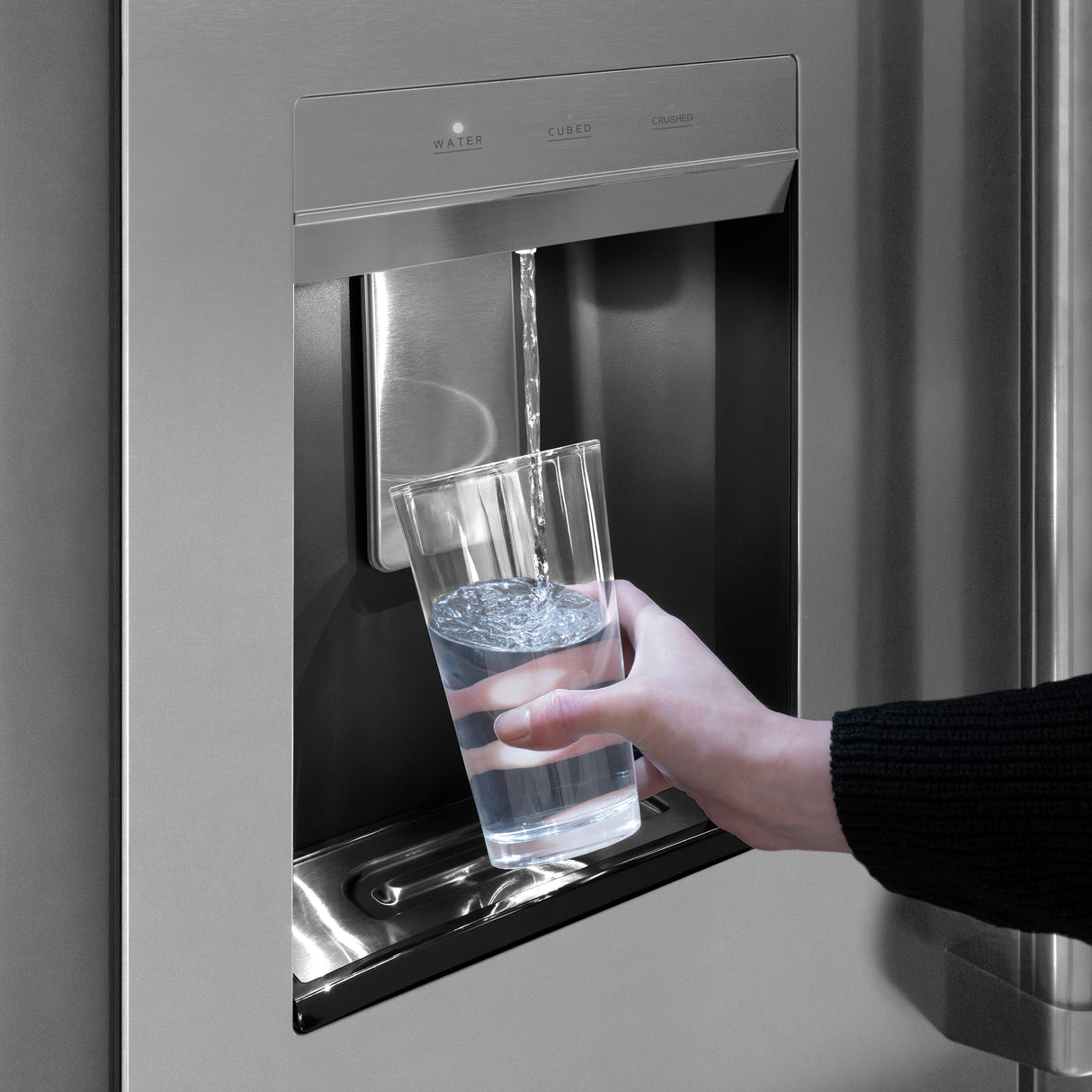 ZLINE 36 in. 28.9 cu. ft. Standard-Depth French Door External Water Dispenser Refrigerator with Dual Ice Maker in Fingerprint-Resistant Stainless Steel (RSM-W-36)
