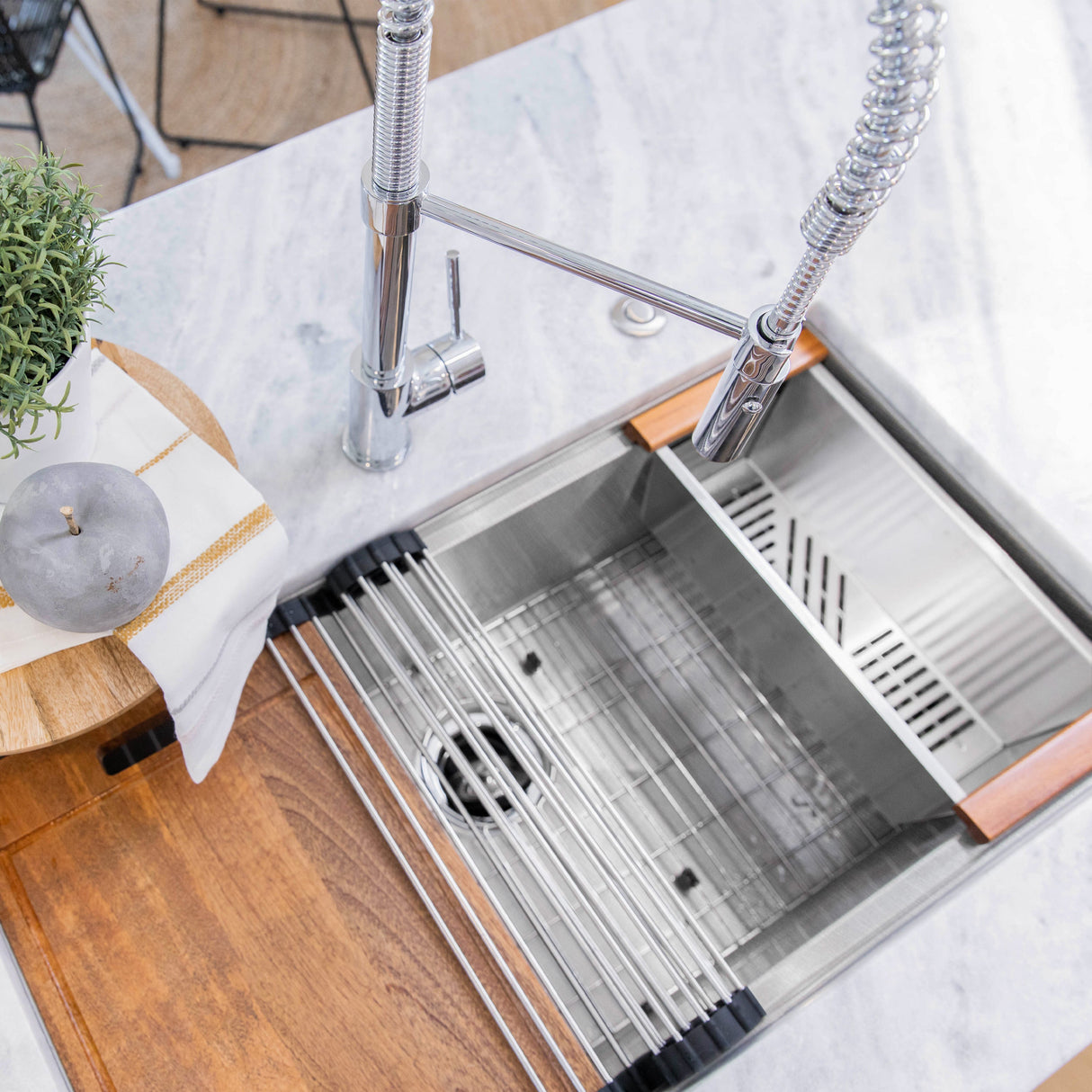 ZLINE 33 in. Garmisch Undermount Single Bowl Satin Stainless Steel Kitchen Sink with Bottom Grid and Accessories (SLS-33S)