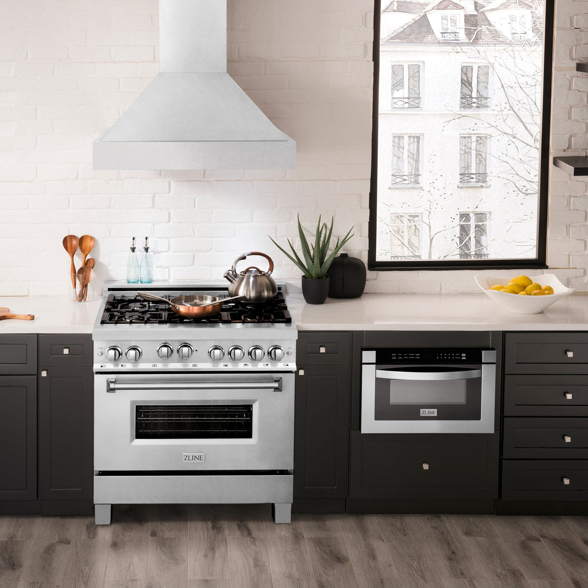 ZLINE 36" Fingerprint Resistant Stainless Steel Range Hood (8654SN-36)