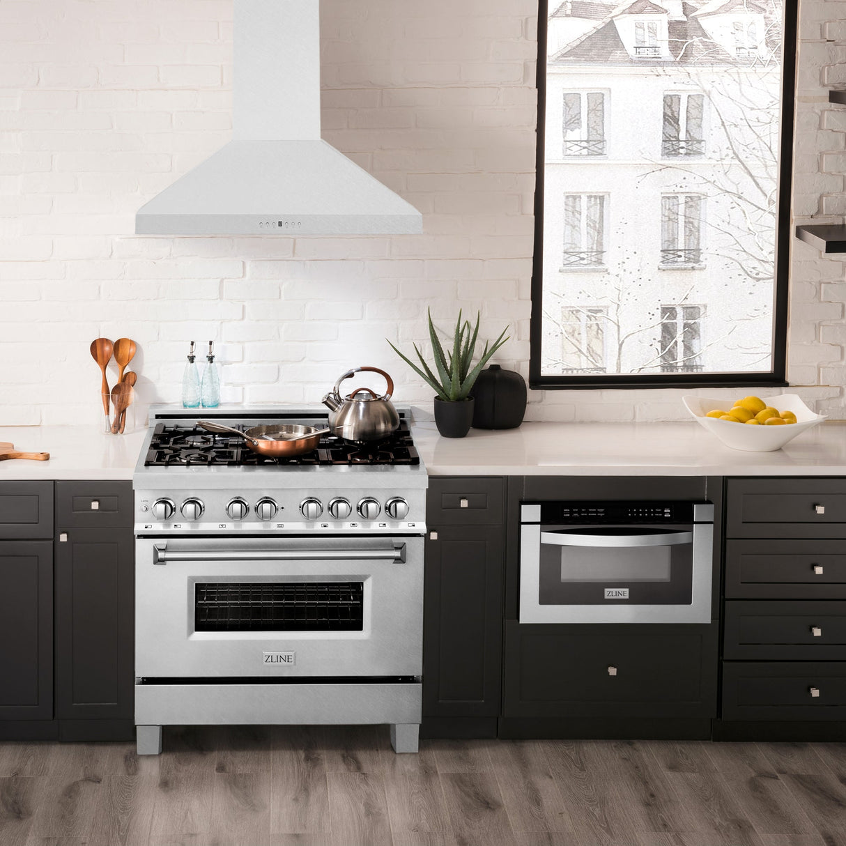 ZLINE 36" Convertible Vent Wall Mount Range Hood in Fingerprint Resistant Stainless Steel (8KL3S-36)