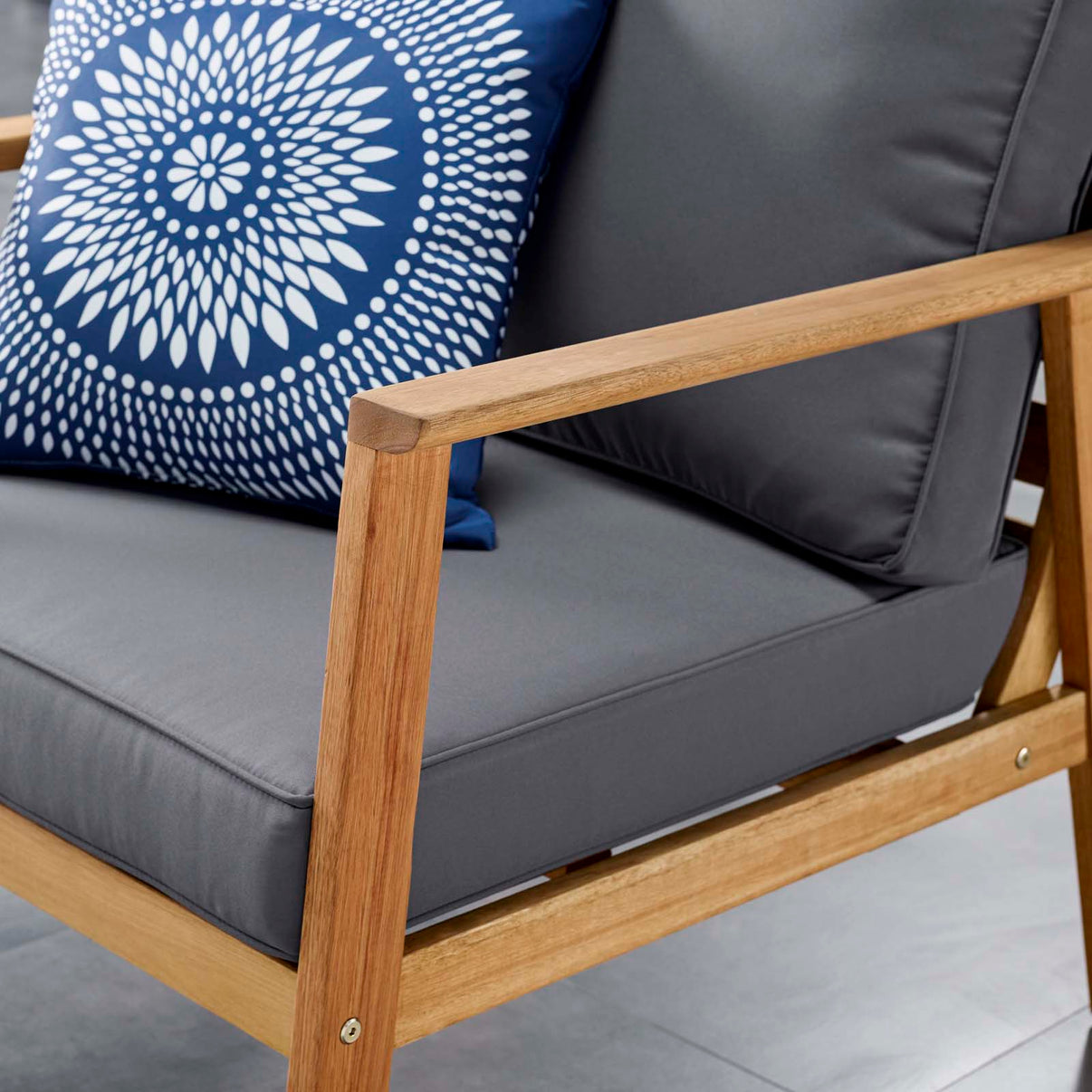 Syracuse Outdoor Patio Upholstered 4 Piece Furniture Set