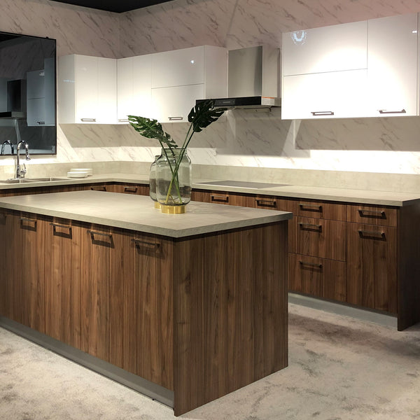 Kitchen Cabinet - Flat Panel Cabinet Sample Door - Deluxe Walnut