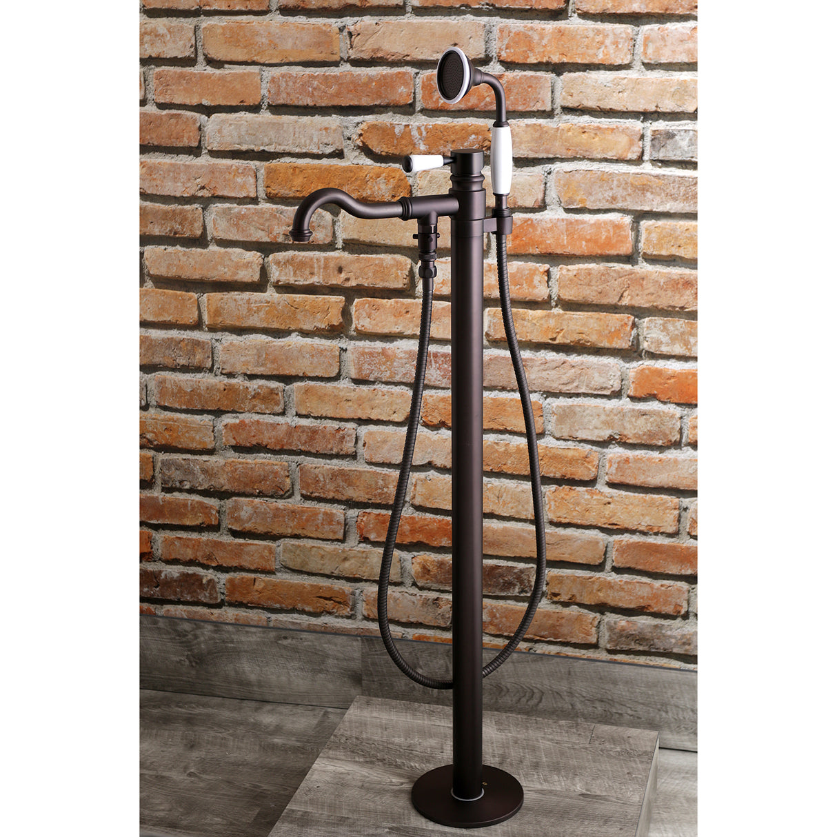 Paris Freestanding Tub Faucet With Hand Shower