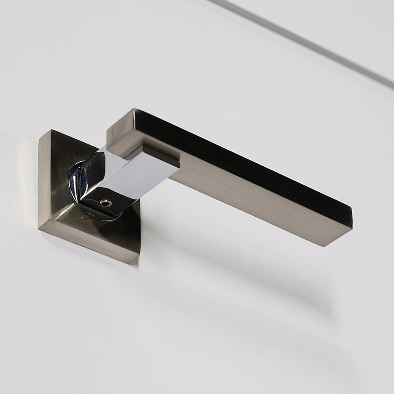 Smart Pro 4H Interior Door in Polar White Finish