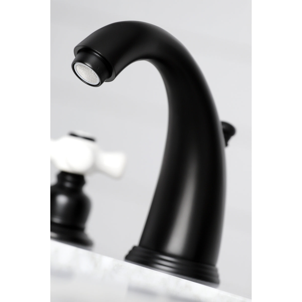 Victorian 2-Handle 8 inch Widespread Bathroom Faucet